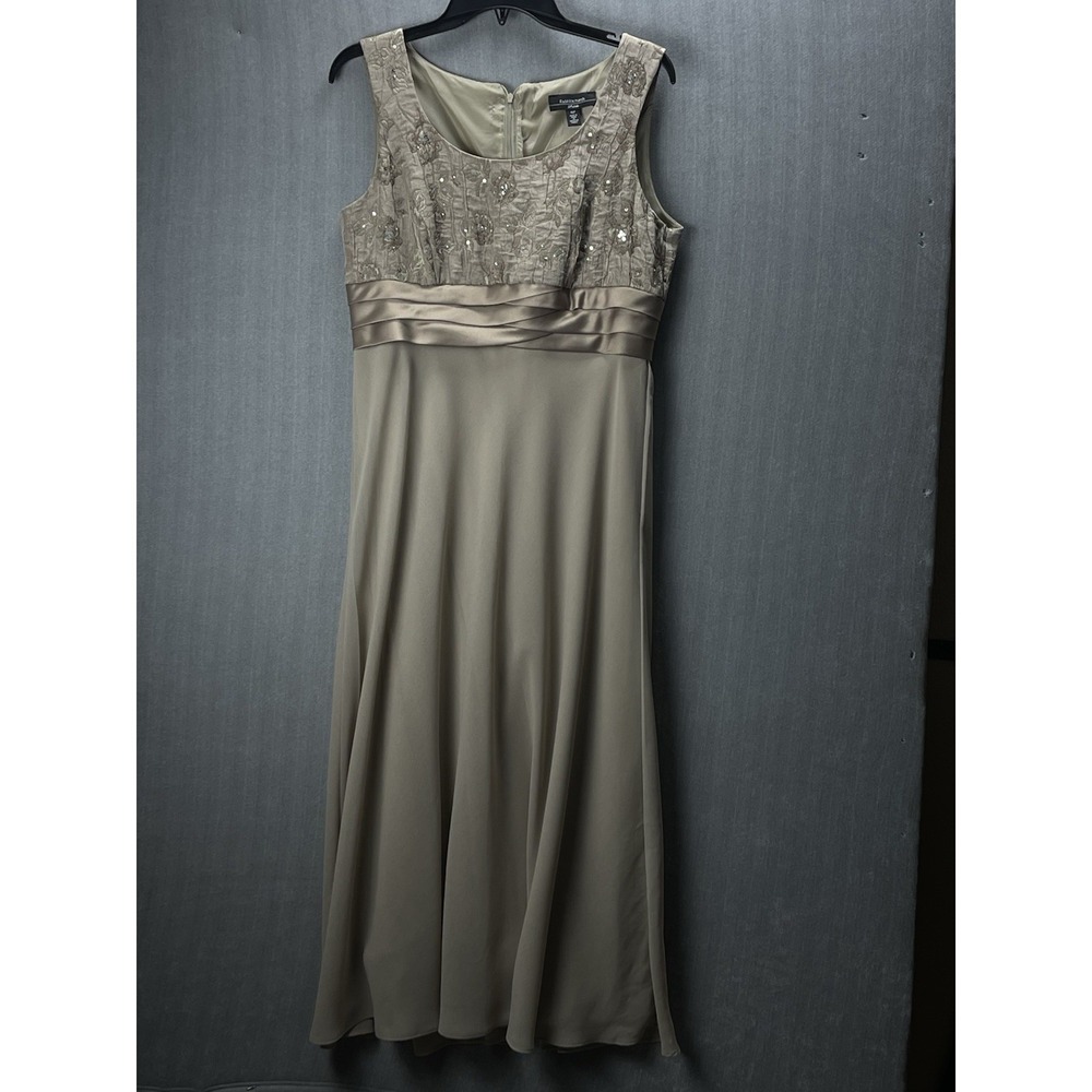 R&M Richards Champagne Beige Sequin Embellished Sleeveless Formal Maxi Dress 10p